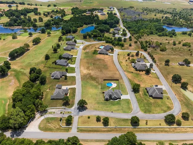 Photo 3 — 919 S Riveria Drive, Cushing, OK 74023