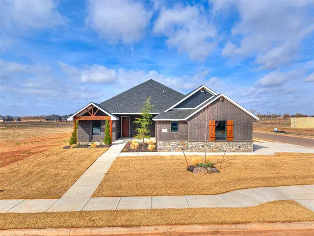 Photo 2 — 16001 Catalonia Place, Oklahoma City, OK 73170