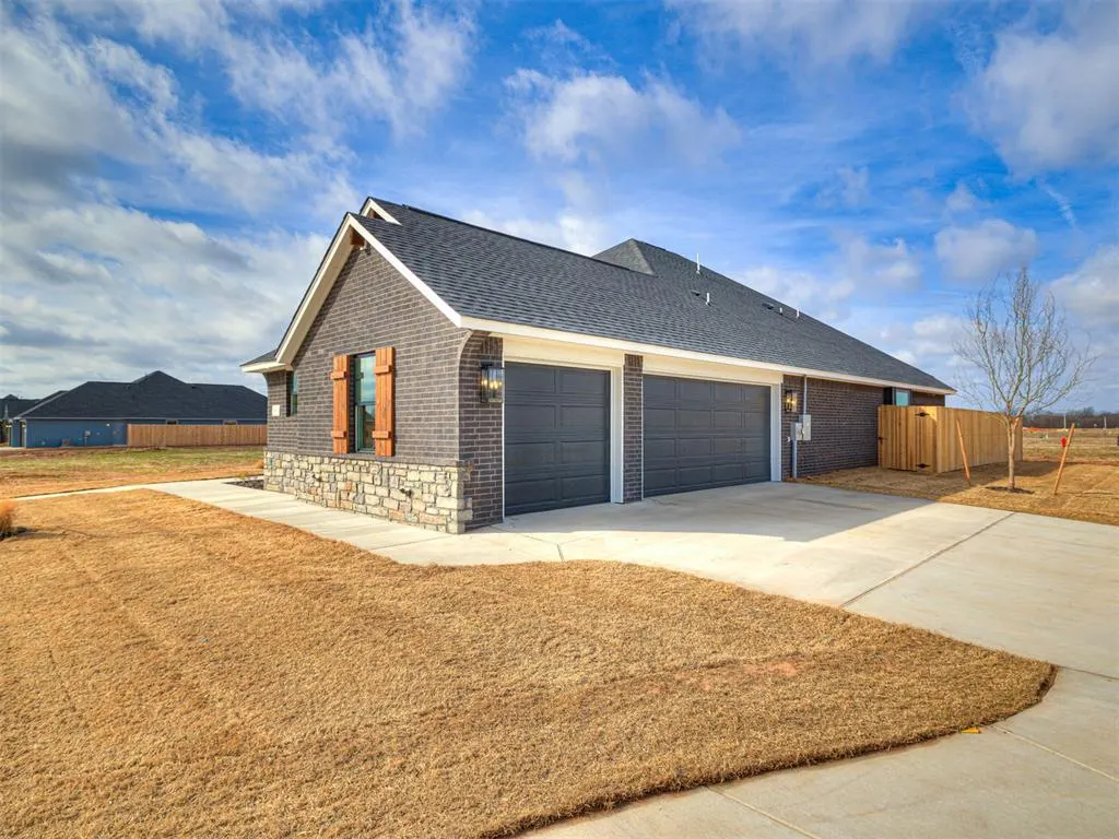 Photo 42 — 16001 Catalonia Place, Oklahoma City, OK 73170