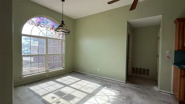 Photo 3 — 900 Banff Court, Yukon, OK 73099