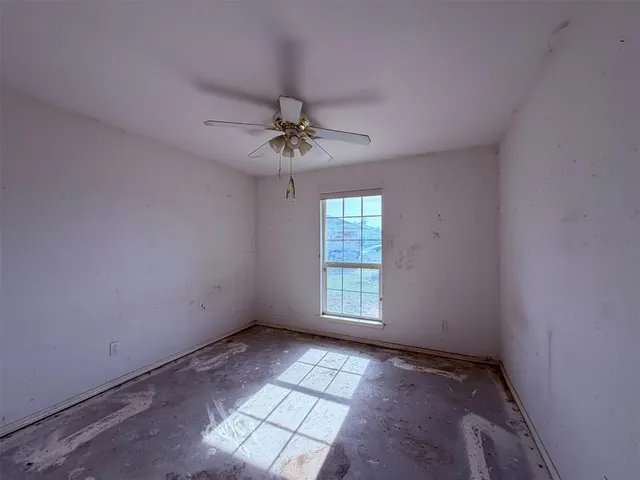 Photo 5 — 900 Banff Court, Yukon, OK 73099