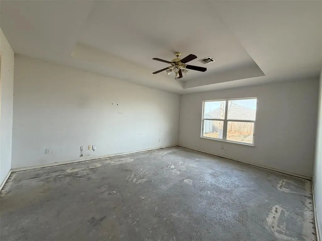 Photo 8 — 900 Banff Court, Yukon, OK 73099