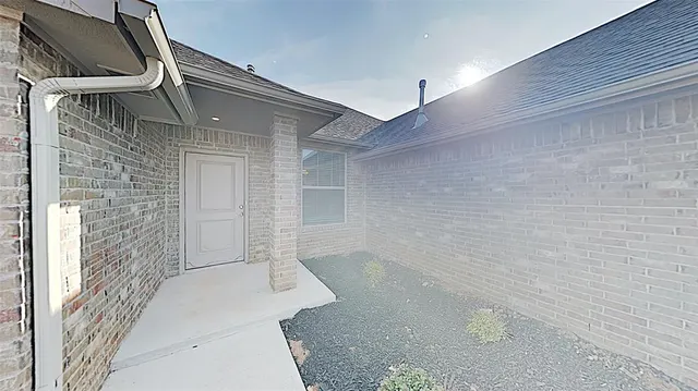 Photo 2 — 10704 Mountain Fork Drive, Yukon, OK 73099