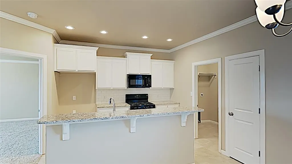 Photo 5 — 10704 Mountain Fork Drive, Yukon, OK 73099