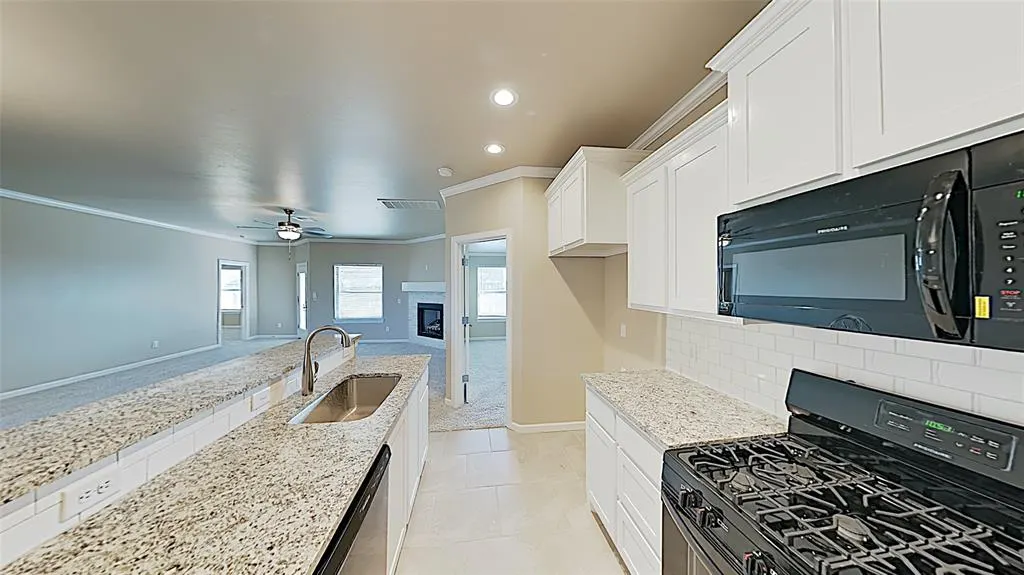 Photo 8 — 10704 Mountain Fork Drive, Yukon, OK 73099