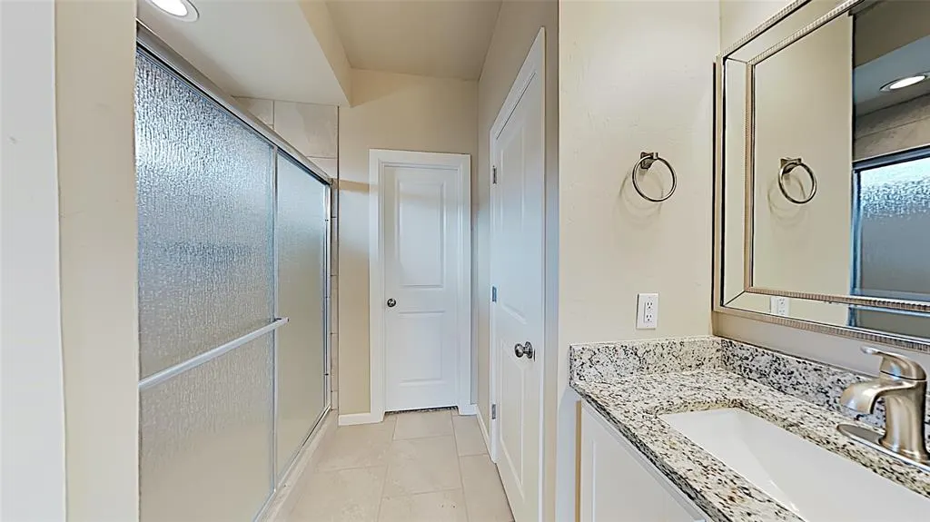 Photo 11 — 10704 Mountain Fork Drive, Yukon, OK 73099