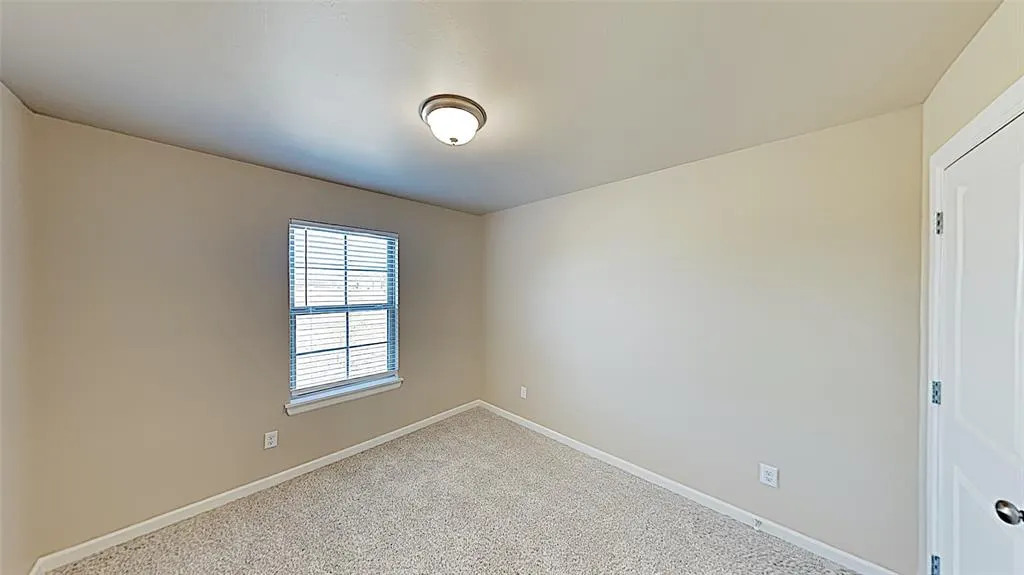 Photo 13 — 10704 Mountain Fork Drive, Yukon, OK 73099