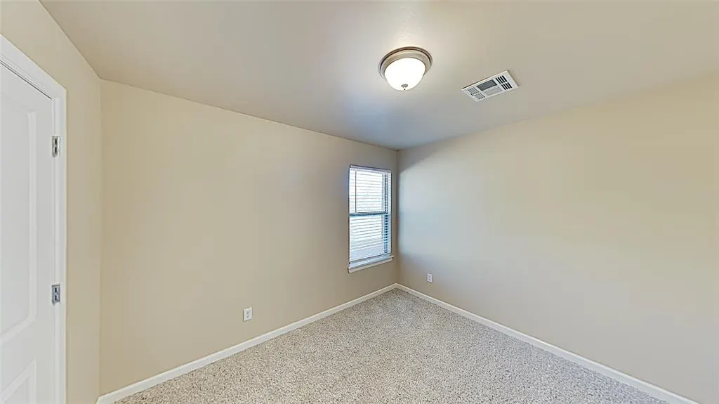 Photo 15 — 10704 Mountain Fork Drive, Yukon, OK 73099