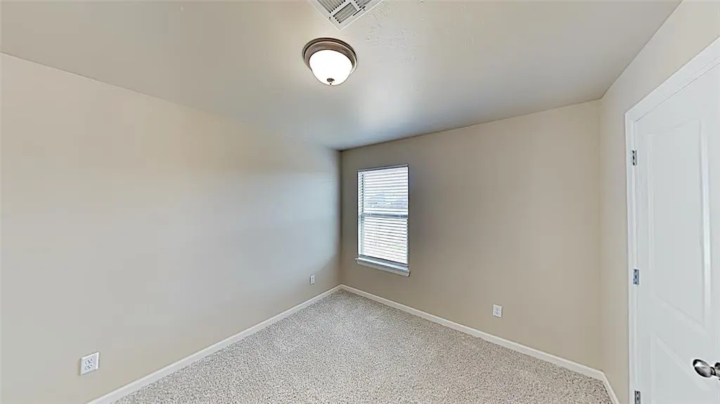 Photo 16 — 10704 Mountain Fork Drive, Yukon, OK 73099