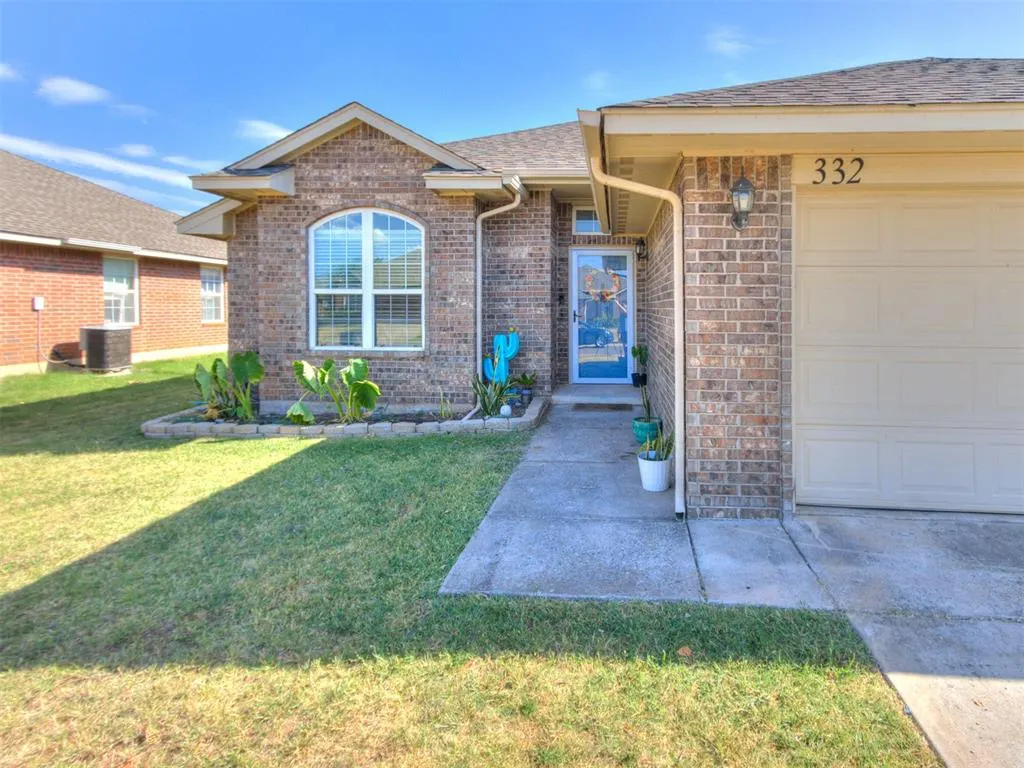 Front exterior — 332 W Tecumseh Meadows Drive, Norman, OK 73069