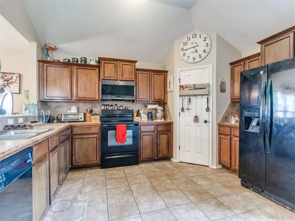 Photo 17 — 332 W Tecumseh Meadows Drive, Norman, OK 73069