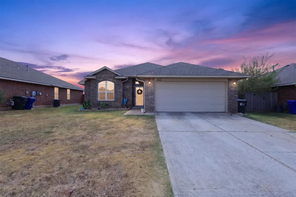 Front exterior — 332 W Tecumseh Meadows Drive, Norman, OK 73069