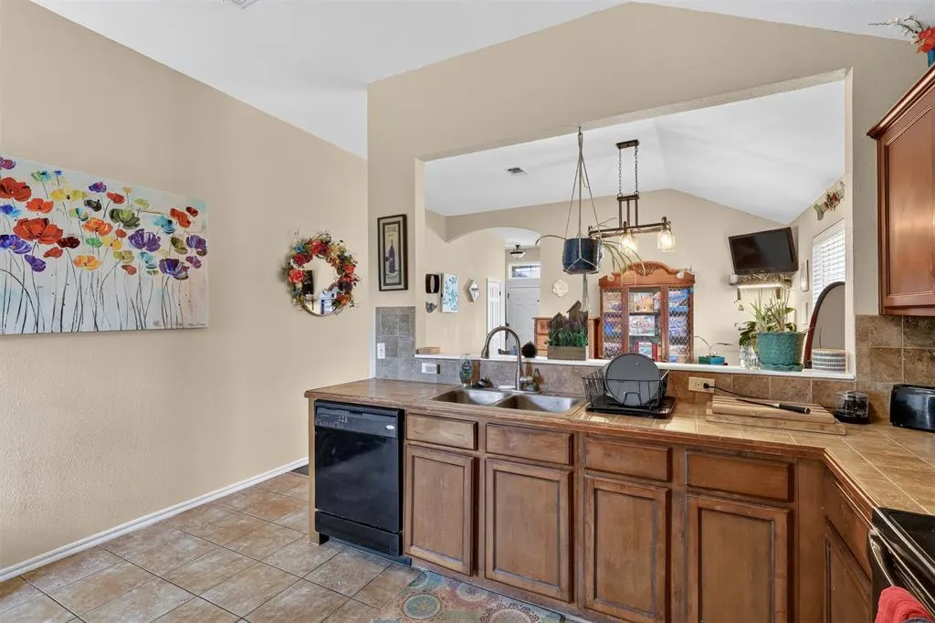 Photo 18 — 332 W Tecumseh Meadows Drive, Norman, OK 73069