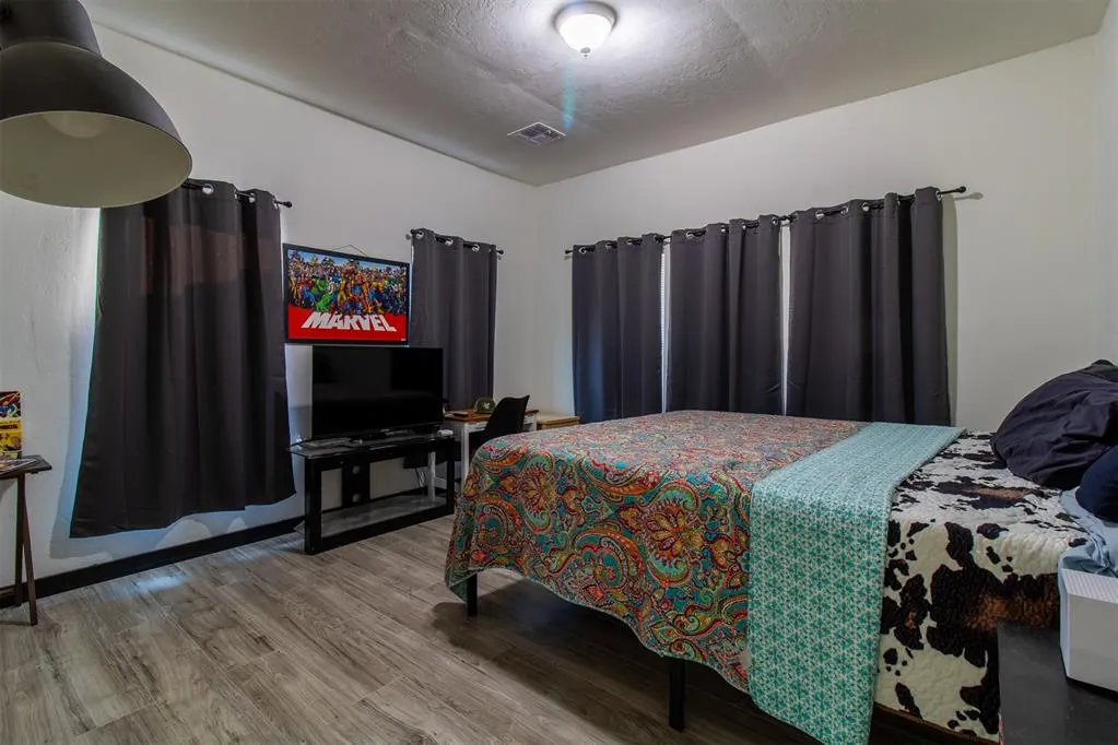 Photo 6 — 1017 E Main Street, Shawnee, OK 74801