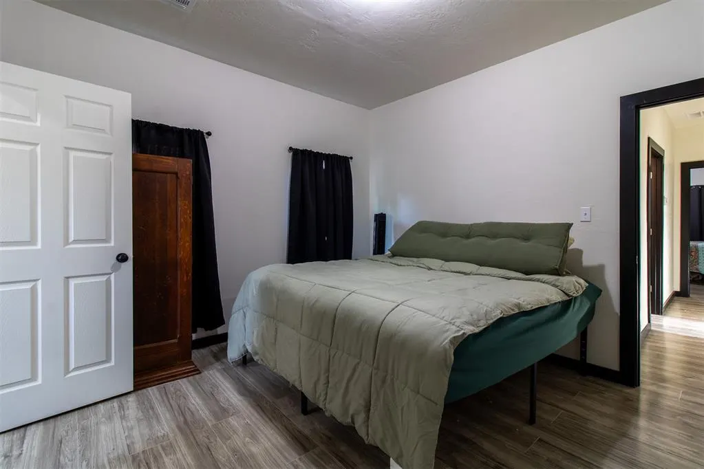 Photo 8 — 1017 E Main Street, Shawnee, OK 74801