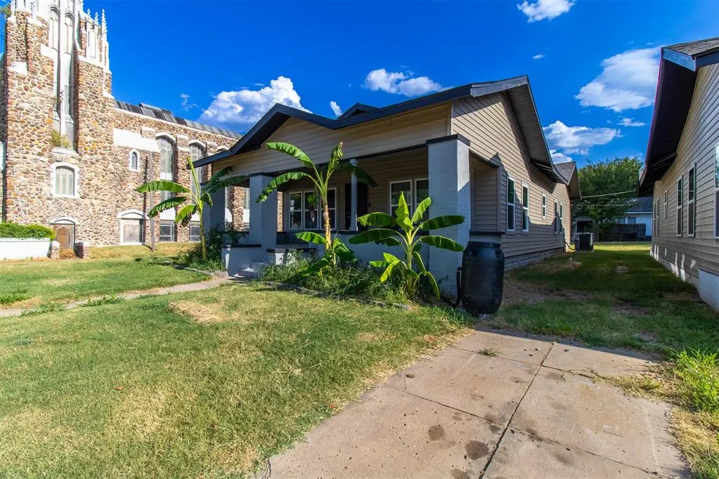 Photo 35 — 1017 E Main Street, Shawnee, OK 74801