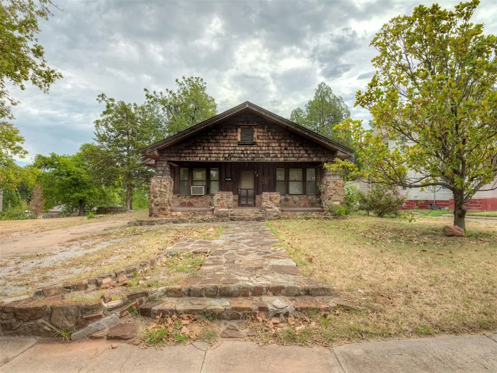 Front exterior — 619 S 6th Street, Chickasha, OK 73018