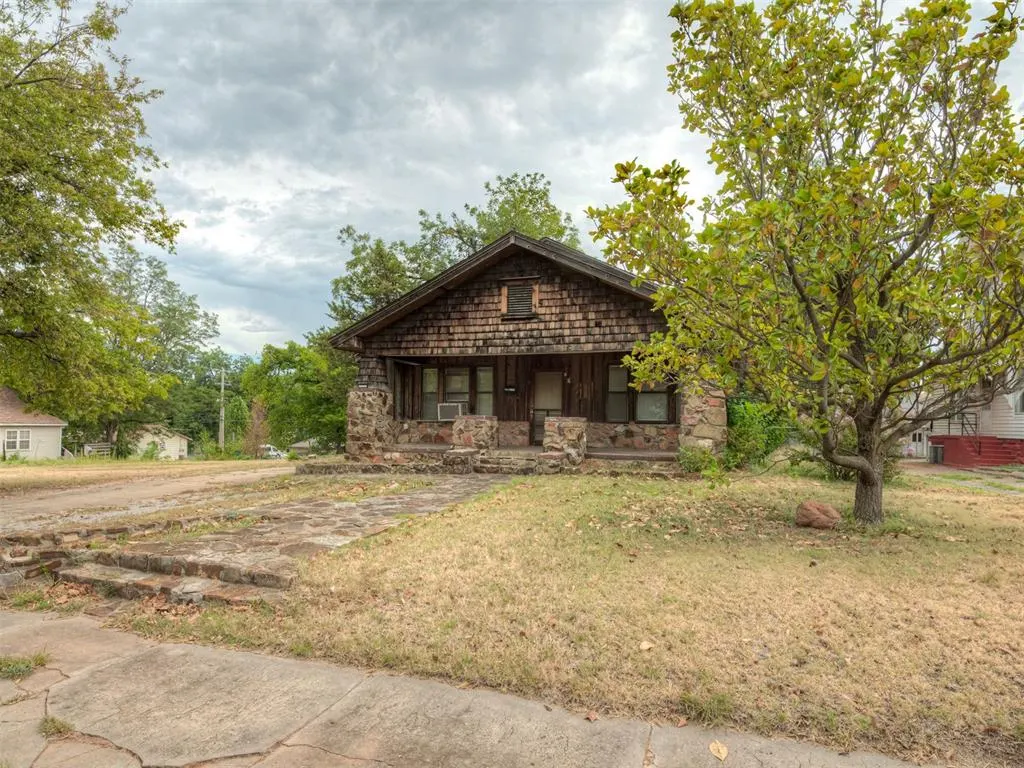 Photo 4 — 619 S 6th Street, Chickasha, OK 73018
