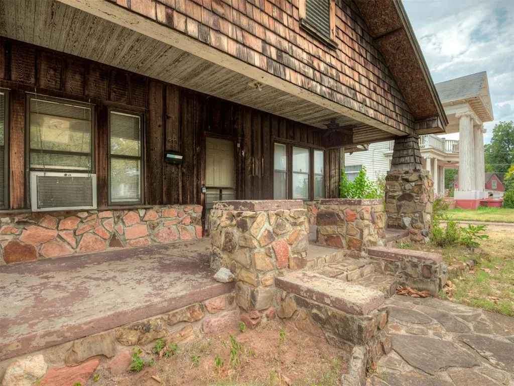 Photo 5 — 619 S 6th Street, Chickasha, OK 73018