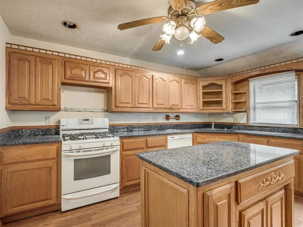 Photo 14 — 619 S 6th Street, Chickasha, OK 73018