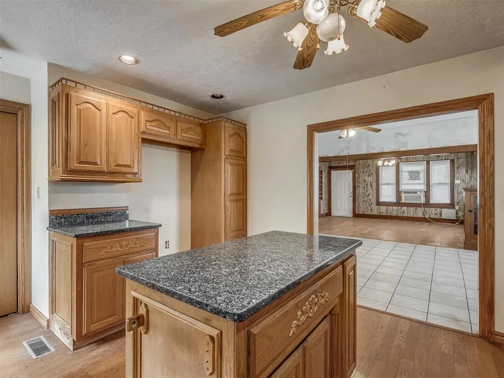 Photo 17 — 619 S 6th Street, Chickasha, OK 73018