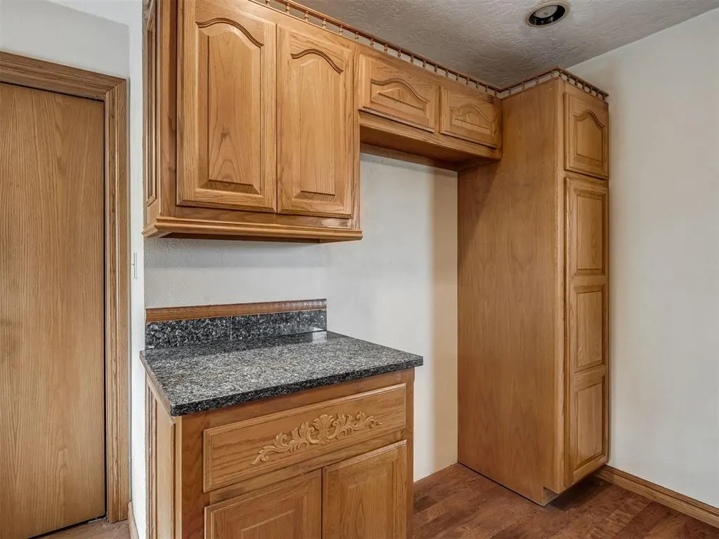 Photo 21 — 619 S 6th Street, Chickasha, OK 73018