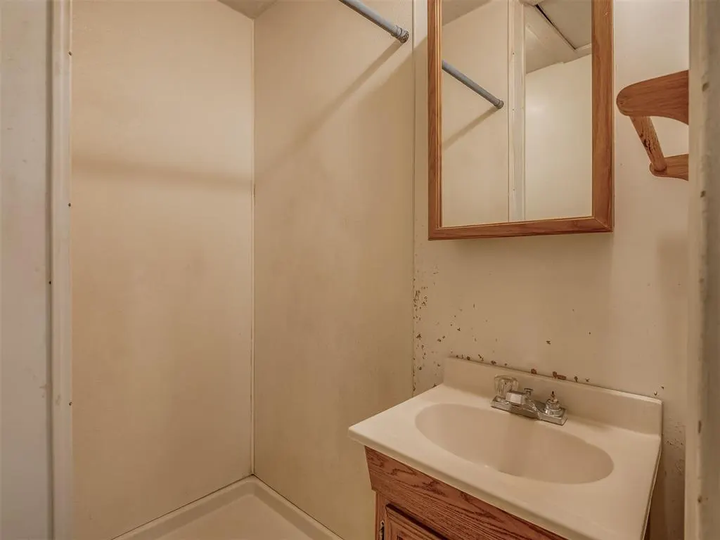 Photo 31 — 619 S 6th Street, Chickasha, OK 73018