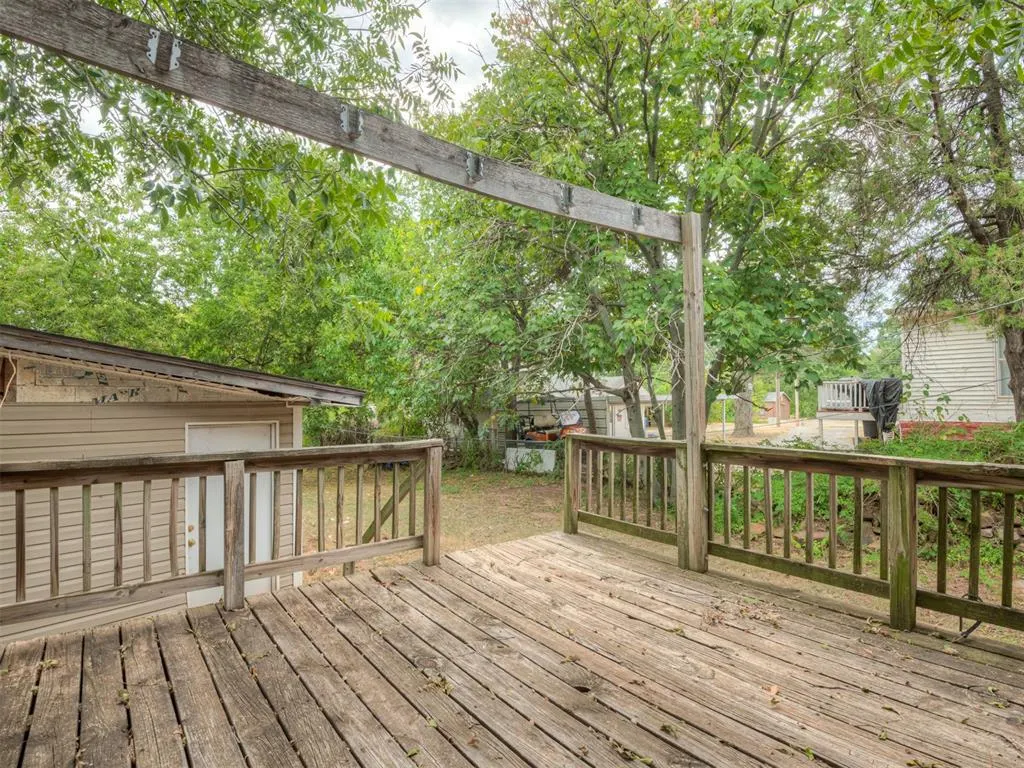 Photo 39 — 619 S 6th Street, Chickasha, OK 73018