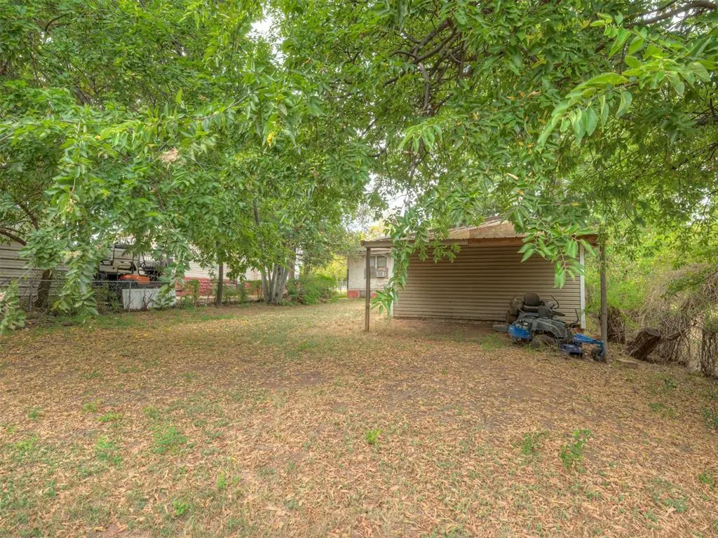 Photo 45 — 619 S 6th Street, Chickasha, OK 73018