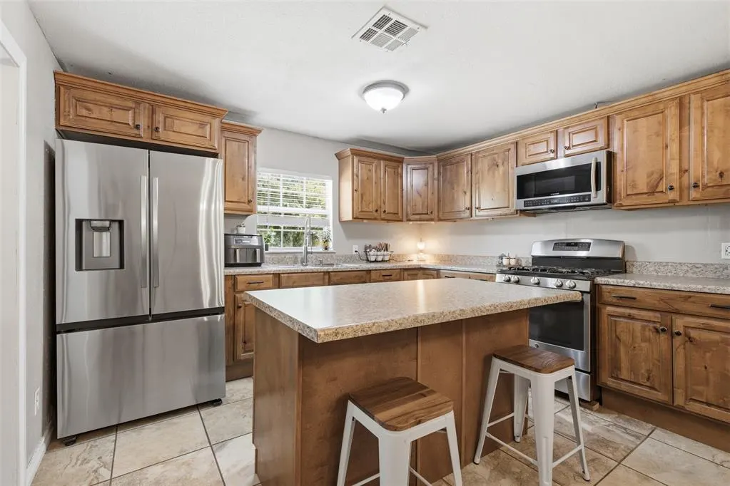Photo 8 — 605 SW 7th Street, Lindsay, OK 73052