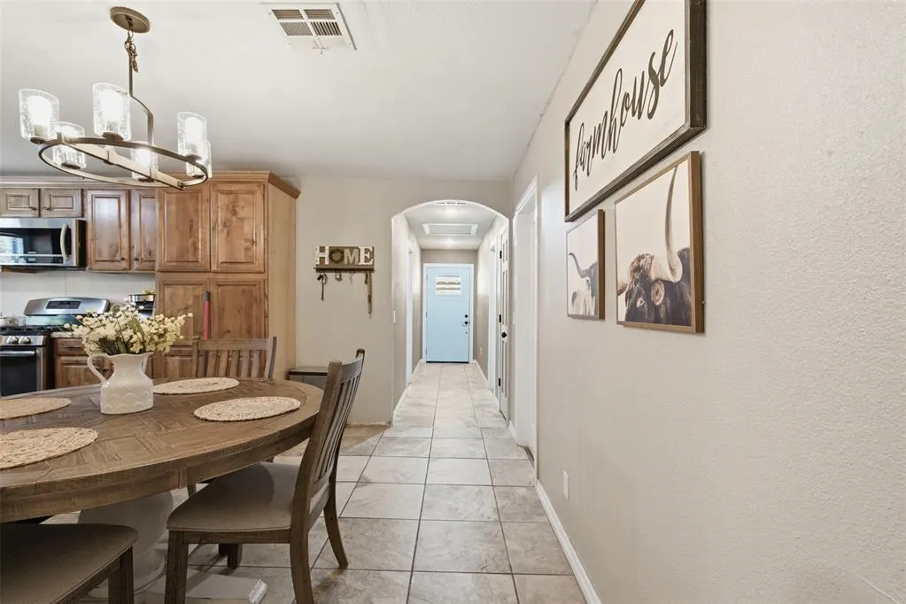 Photo 10 — 605 SW 7th Street, Lindsay, OK 73052