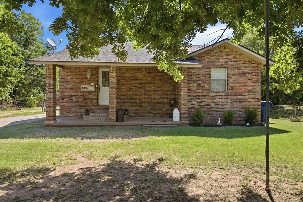 Photo 27 — 605 SW 7th Street, Lindsay, OK 73052