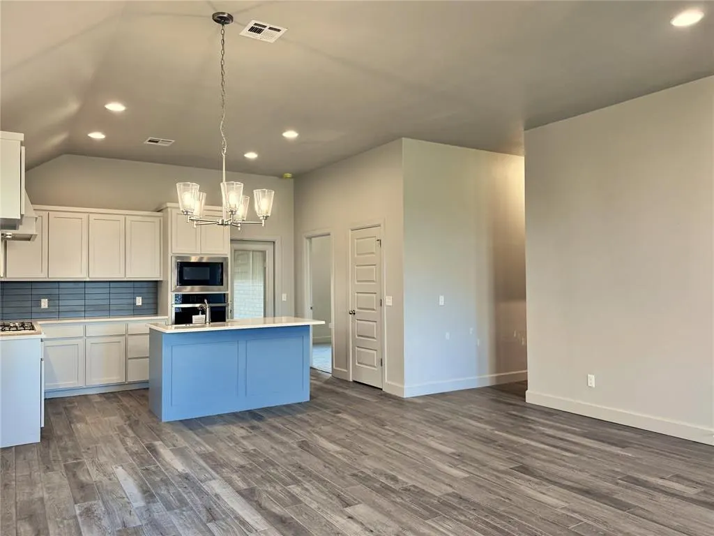 Photo 5 — 9340 NW 143rd Street, Yukon, OK 73099
