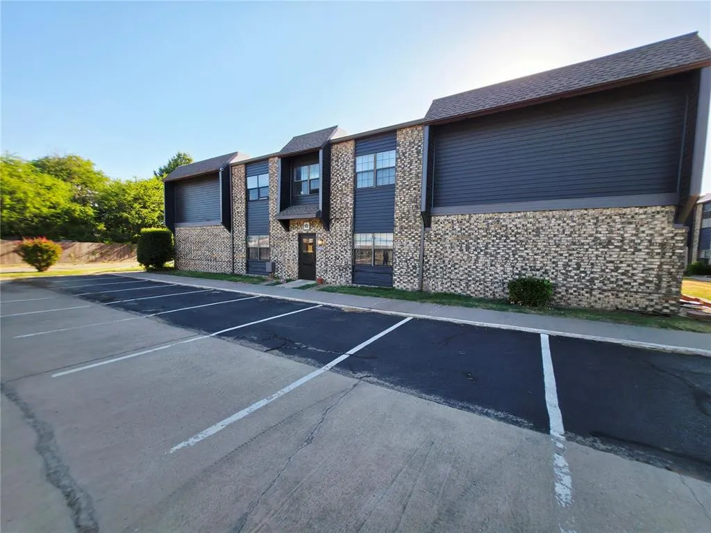 Photo 12 — 401 SE 12th Avenue 244, Norman, OK 73071