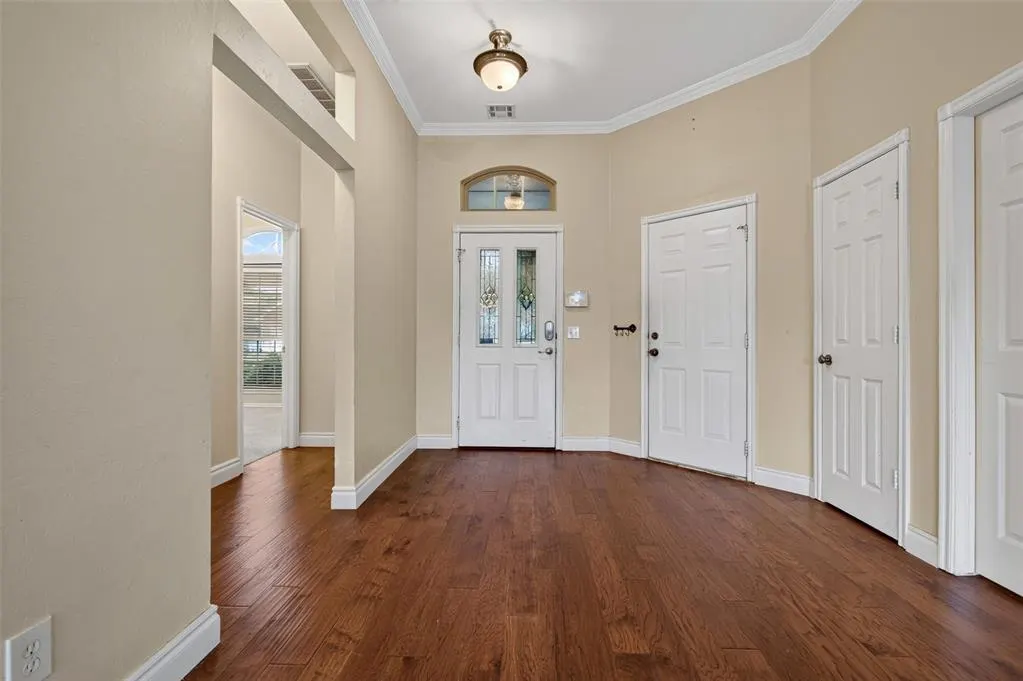 Photo 2 — 1721 Fawn Valley Lane, Edmond, OK 73003