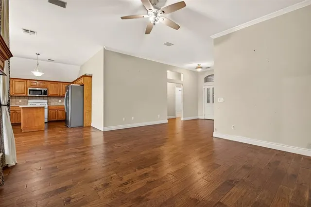 Photo 5 — 1721 Fawn Valley Lane, Edmond, OK 73003