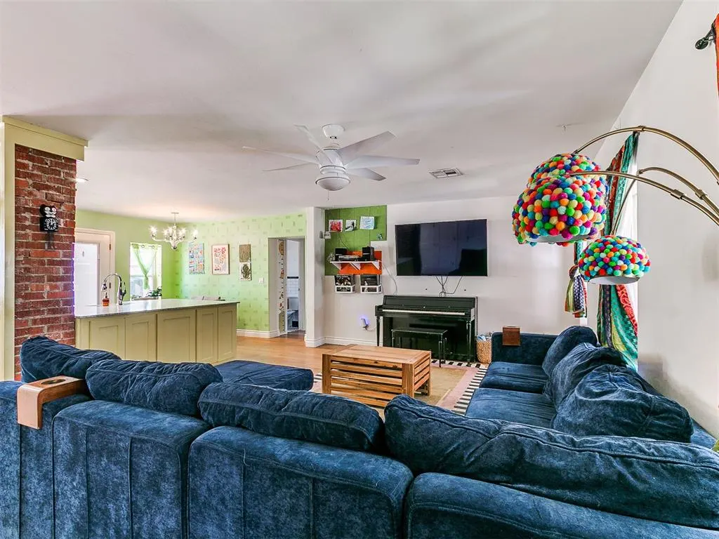 Photo 6 — 1719 NW 12th Street, Oklahoma City, OK 73106