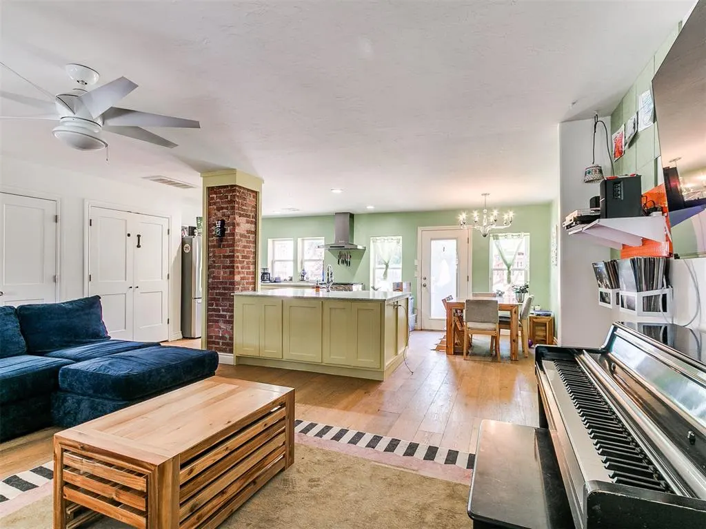 Photo 12 — 1719 NW 12th Street, Oklahoma City, OK 73106