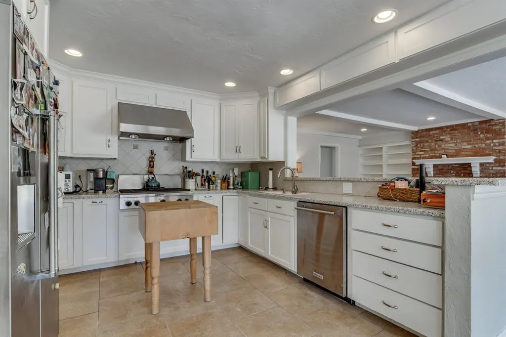 Photo 12 — 3037 Stonybrook Road, Oklahoma City, OK 73120