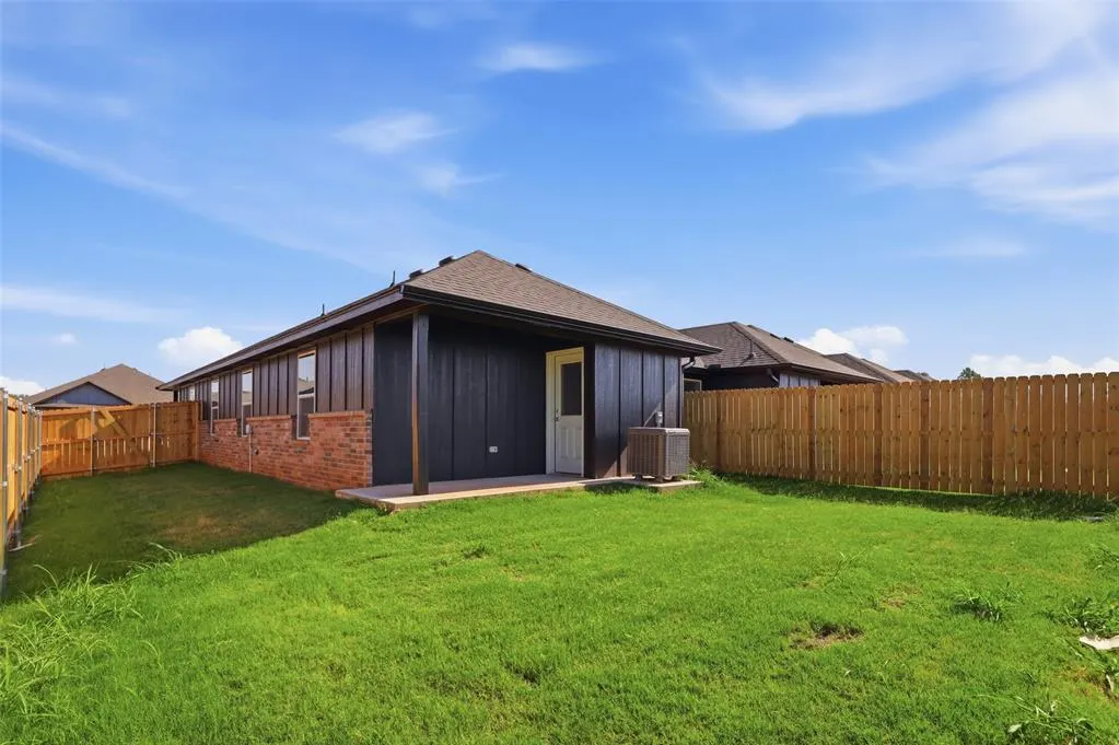 Photo 28 — 10613 SW 17th Terrace, Yukon, OK 73099