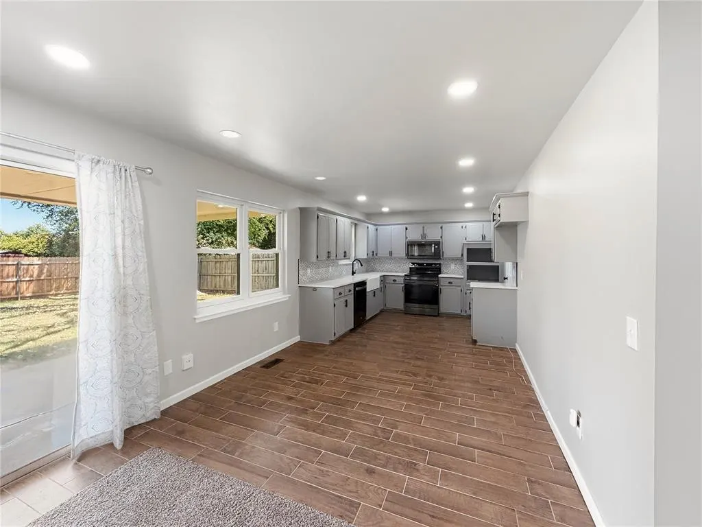 Photo 6 — 504 SW 26th Place, El Reno, OK 73036