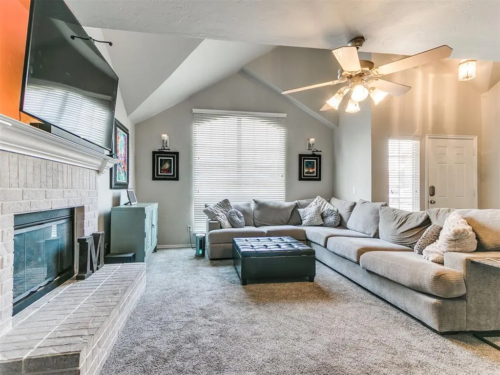 Photo 3 — 701 Taber Lane, Edmond, OK 73003
