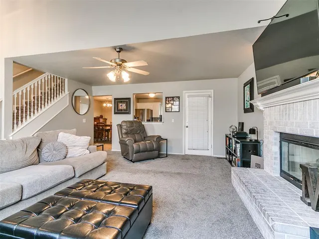 Photo 4 — 701 Taber Lane, Edmond, OK 73003