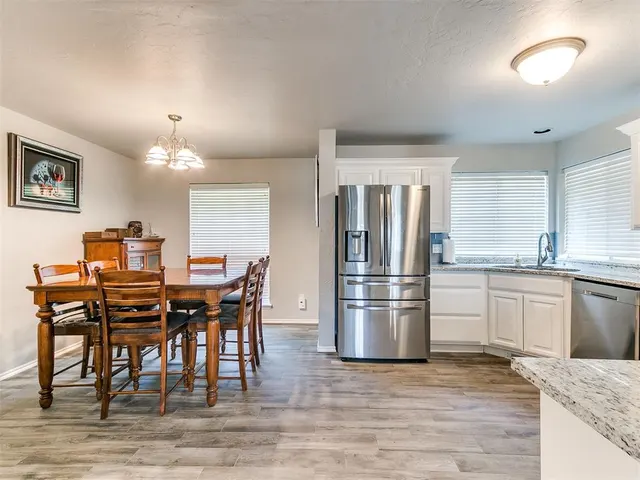 Photo 5 — 701 Taber Lane, Edmond, OK 73003