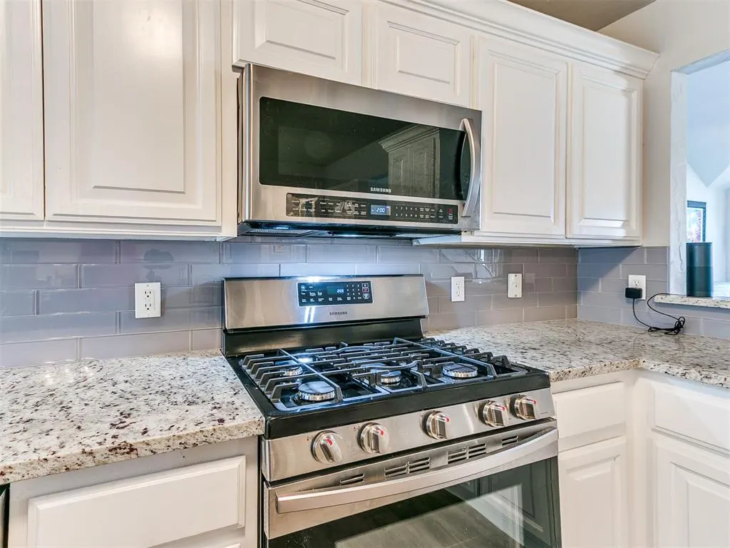 Photo 7 — 701 Taber Lane, Edmond, OK 73003
