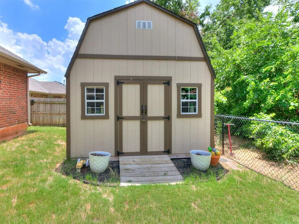 Photo 24 — 701 Taber Lane, Edmond, OK 73003