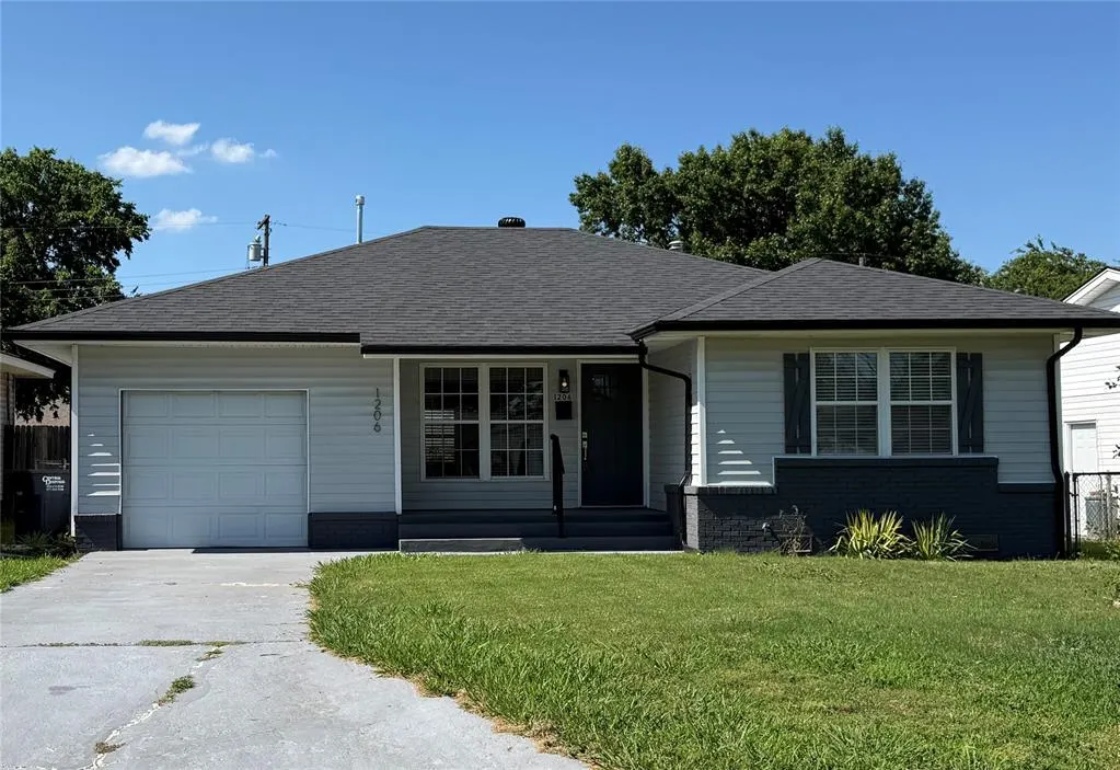 Front exterior — 1206 Monroe Drive, Shawnee, OK 74804