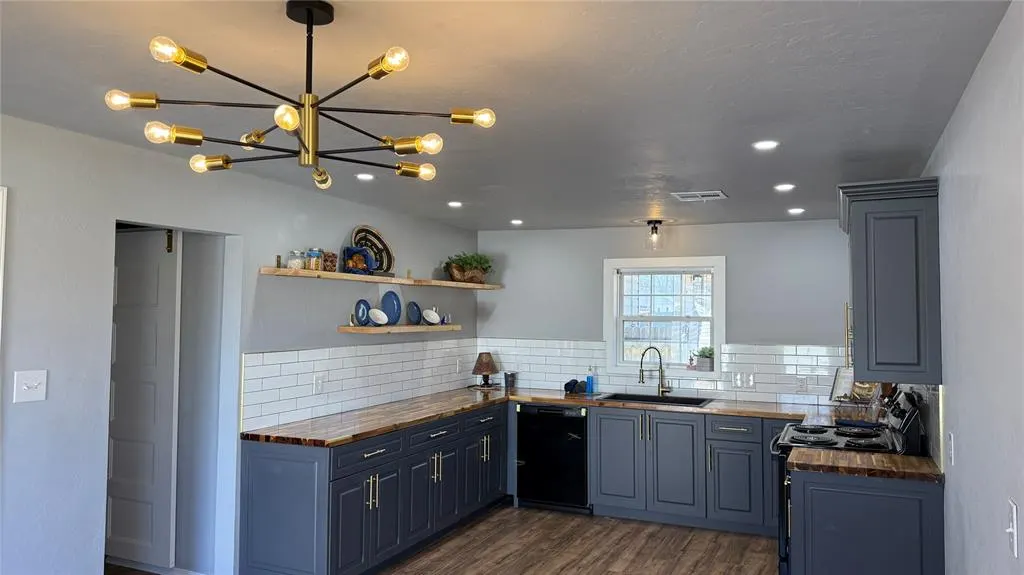 Photo 3 — 1206 Monroe Drive, Shawnee, OK 74804