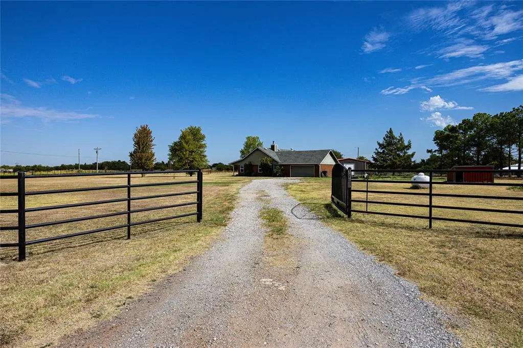 Front exterior — 7900 S Cimarron Road, Mustang, OK 73064