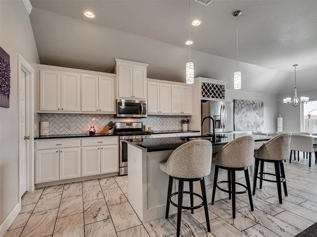 Photo 12 — 18512 Winamack Road, Edmond, OK 73012